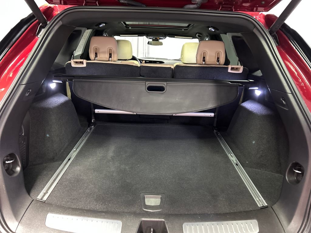 Used 2017 Cadillac XT5 Luxury w/ Driver Awareness Package image 23