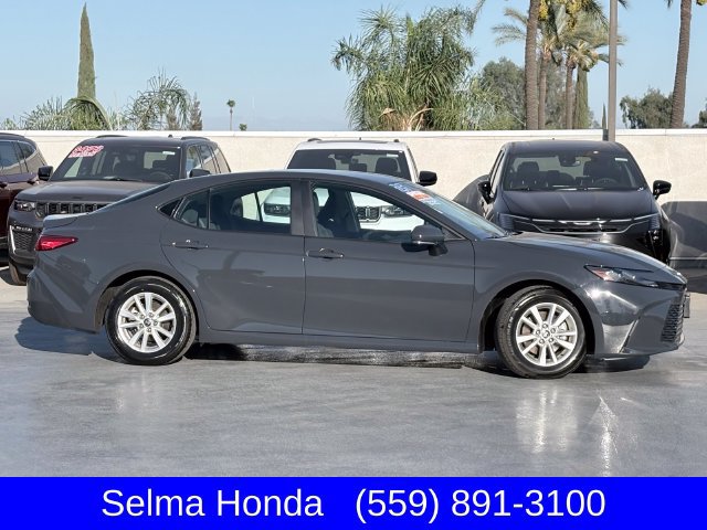 Used 2025 Toyota Camry LE FWD image 4
