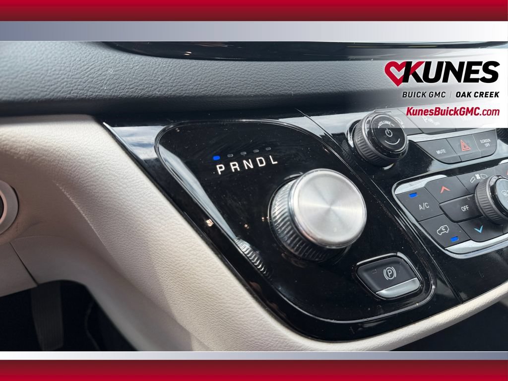 Used 2023 Chrysler Pacifica Touring-L FWD image 31