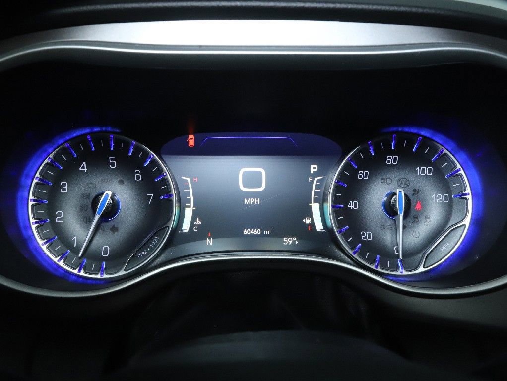 Used 2024 Chrysler Pacifica Touring-L FWD image 22