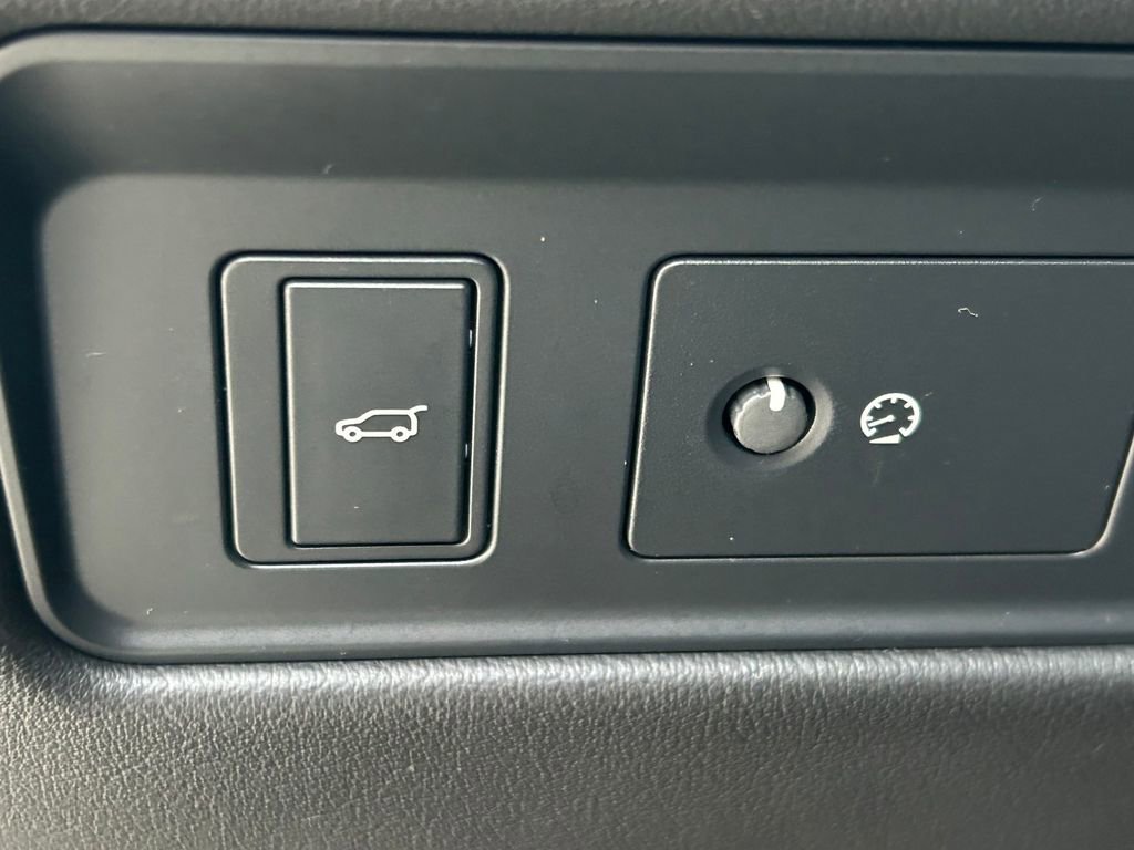 Used 2024 Jaguar F-PACE R-Dynamic S image 29