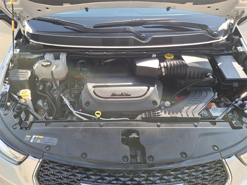 Used 2024 Chrysler Pacifica Touring-L image 29