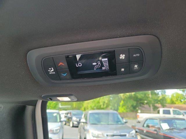 Used 2018 Chrysler Pacifica Touring-L Plus w/ S Appearance Package image 12