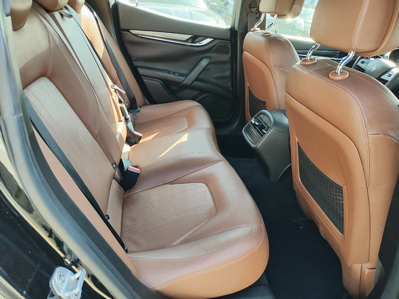 Used 2018 Maserati Ghibli RWD image 35