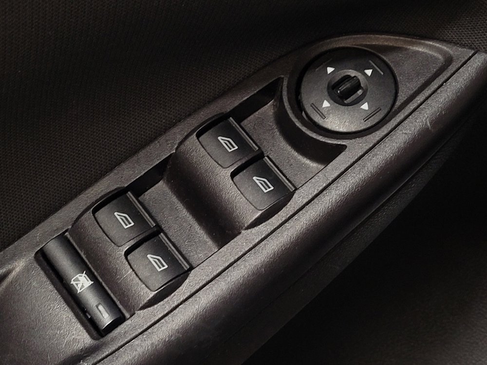 Used 2016 Ford Focus SE FWD image 27
