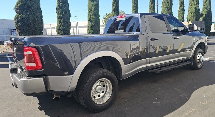 Used 2022 RAM 3500 Laramie AWD/4WD image 2