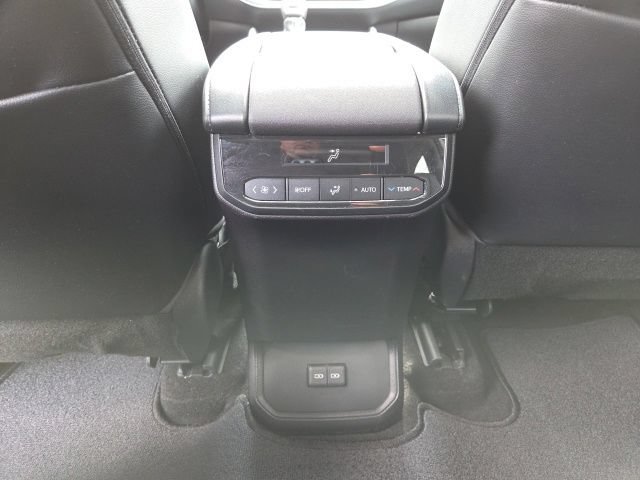 Used 2023 Toyota Highlander XLE AWD/4WD image 26