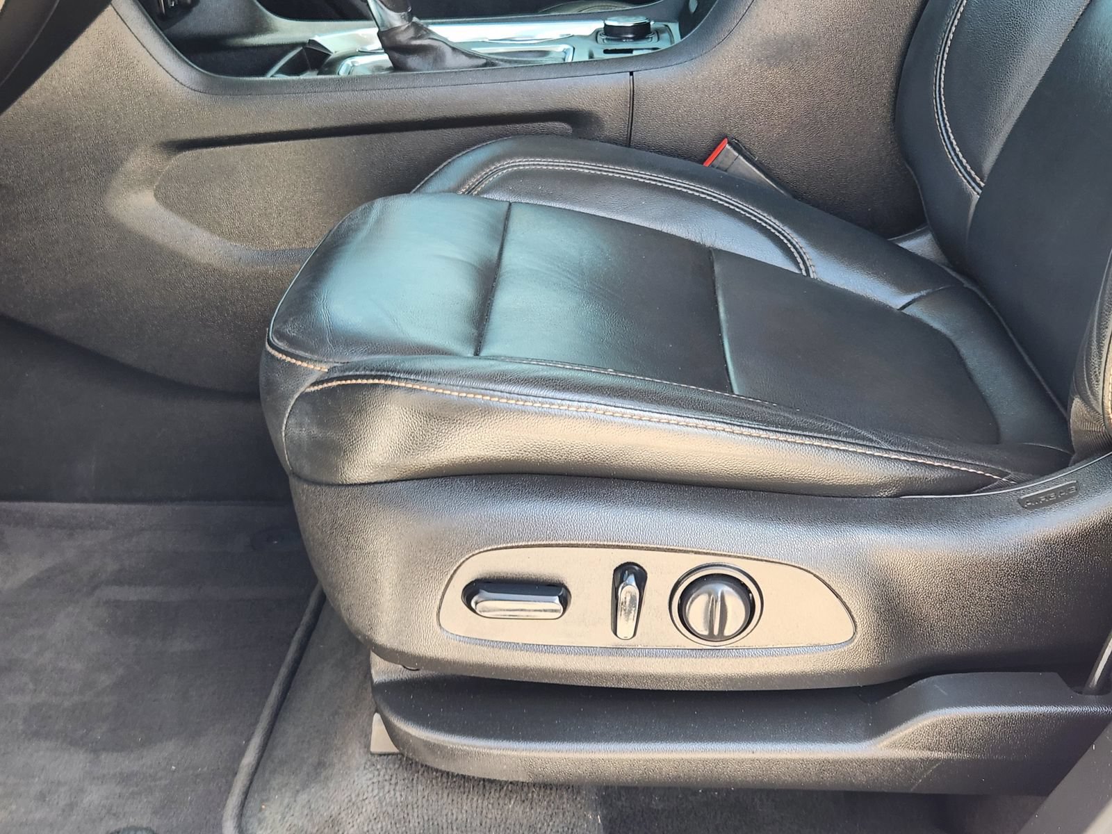 Used 2019 Chevrolet Traverse LT FWD image 28