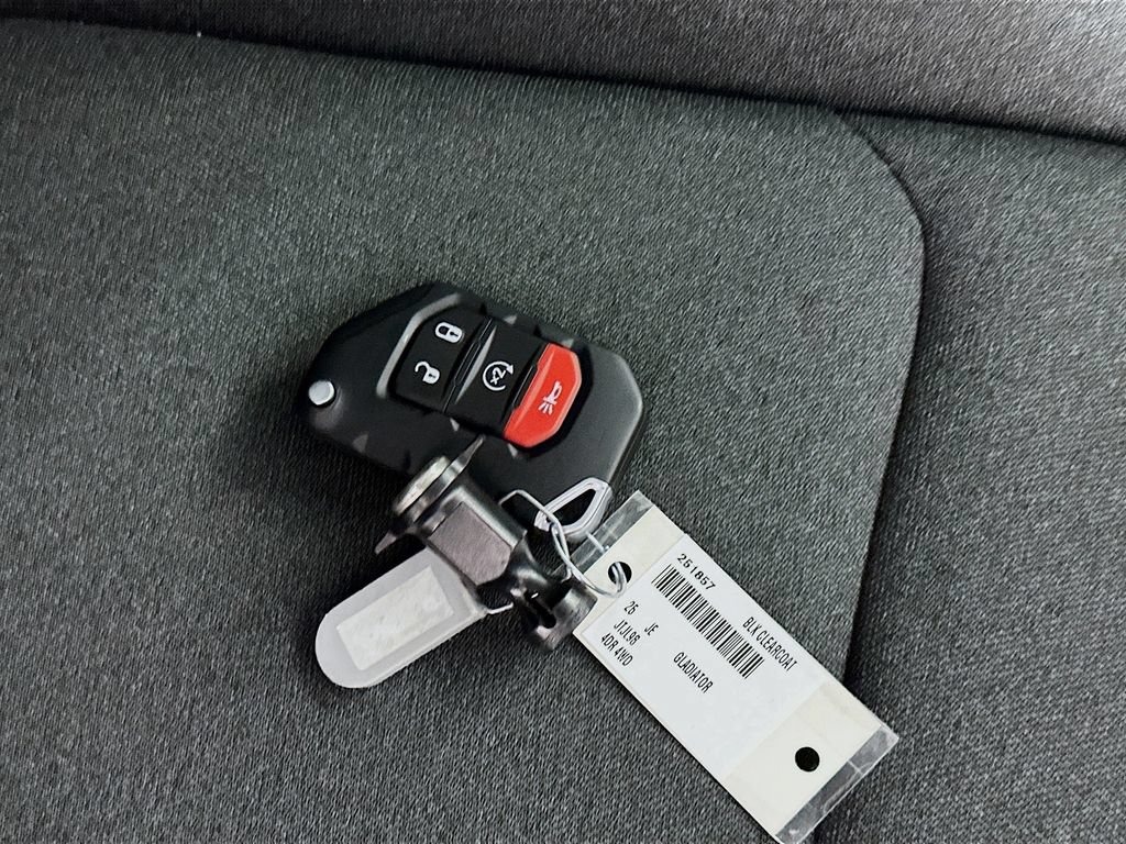 New 2025 Jeep Gladiator Sport AWD/4WD image 18