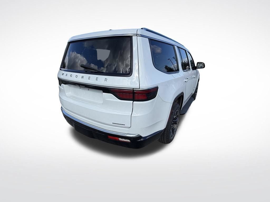 Used 2024 Jeep Wagoneer Series III AWD/4WD image 5