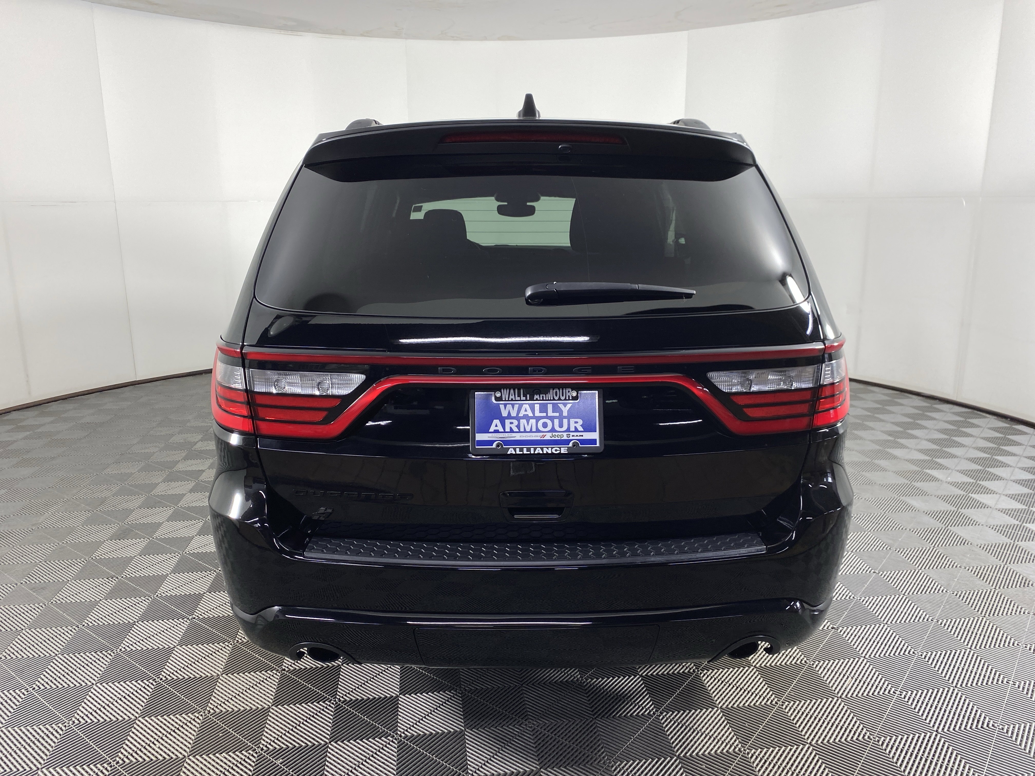 Used 2023 Dodge Durango SXT w/ SXT Blacktop Group AWD/4WD image 8
