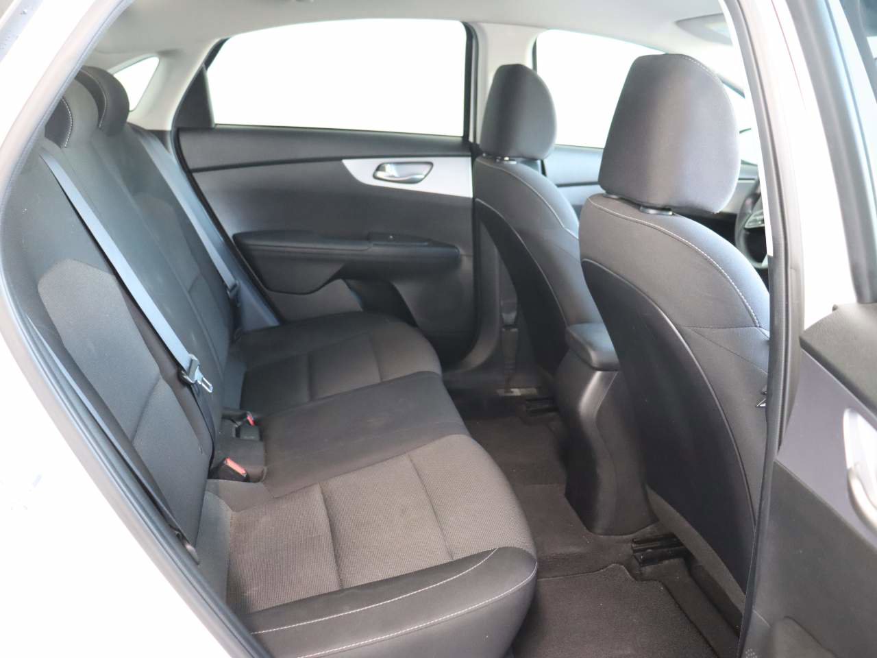 Used 2022 Kia Forte LXS FWD image 17