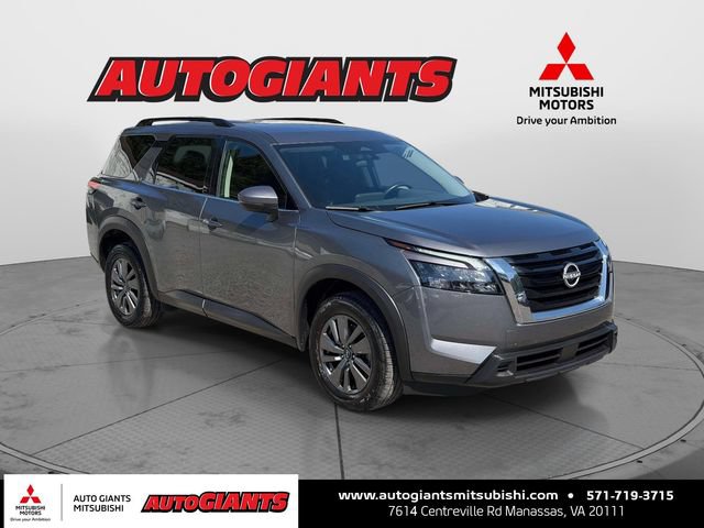 Used 2025 Nissan Pathfinder SV FWD image 1