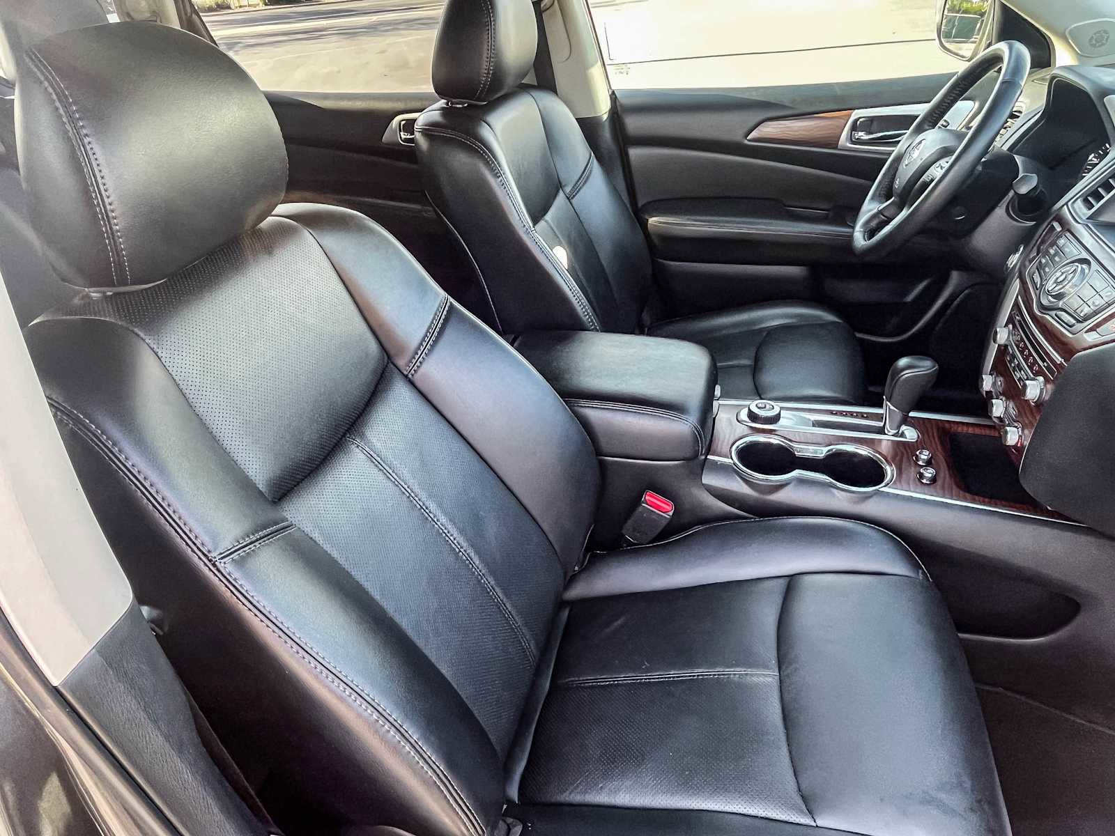 Used 2019 Nissan Pathfinder Platinum w/ Cargo Package image 13