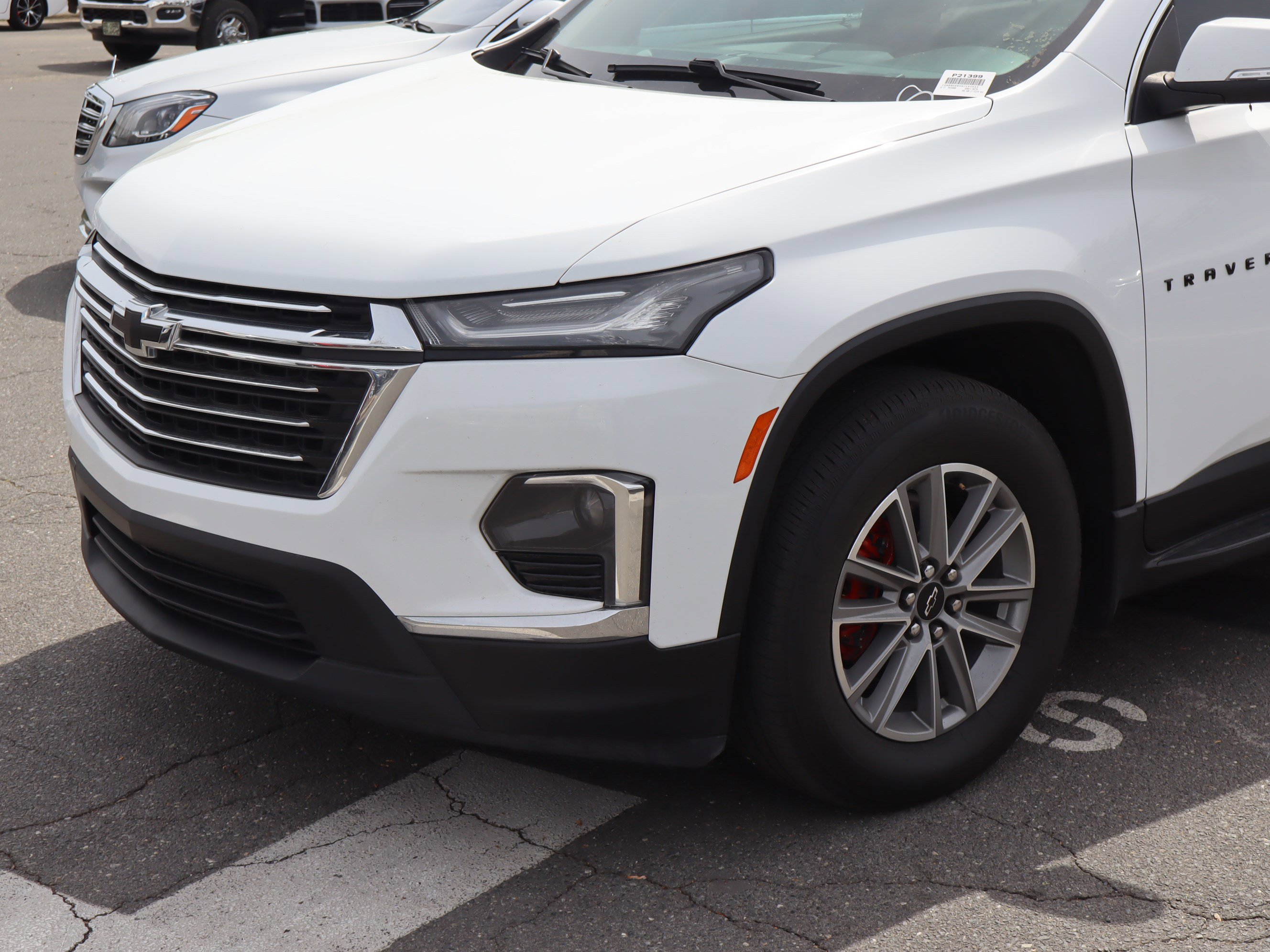 Used 2022 Chevrolet Traverse LT FWD image 6