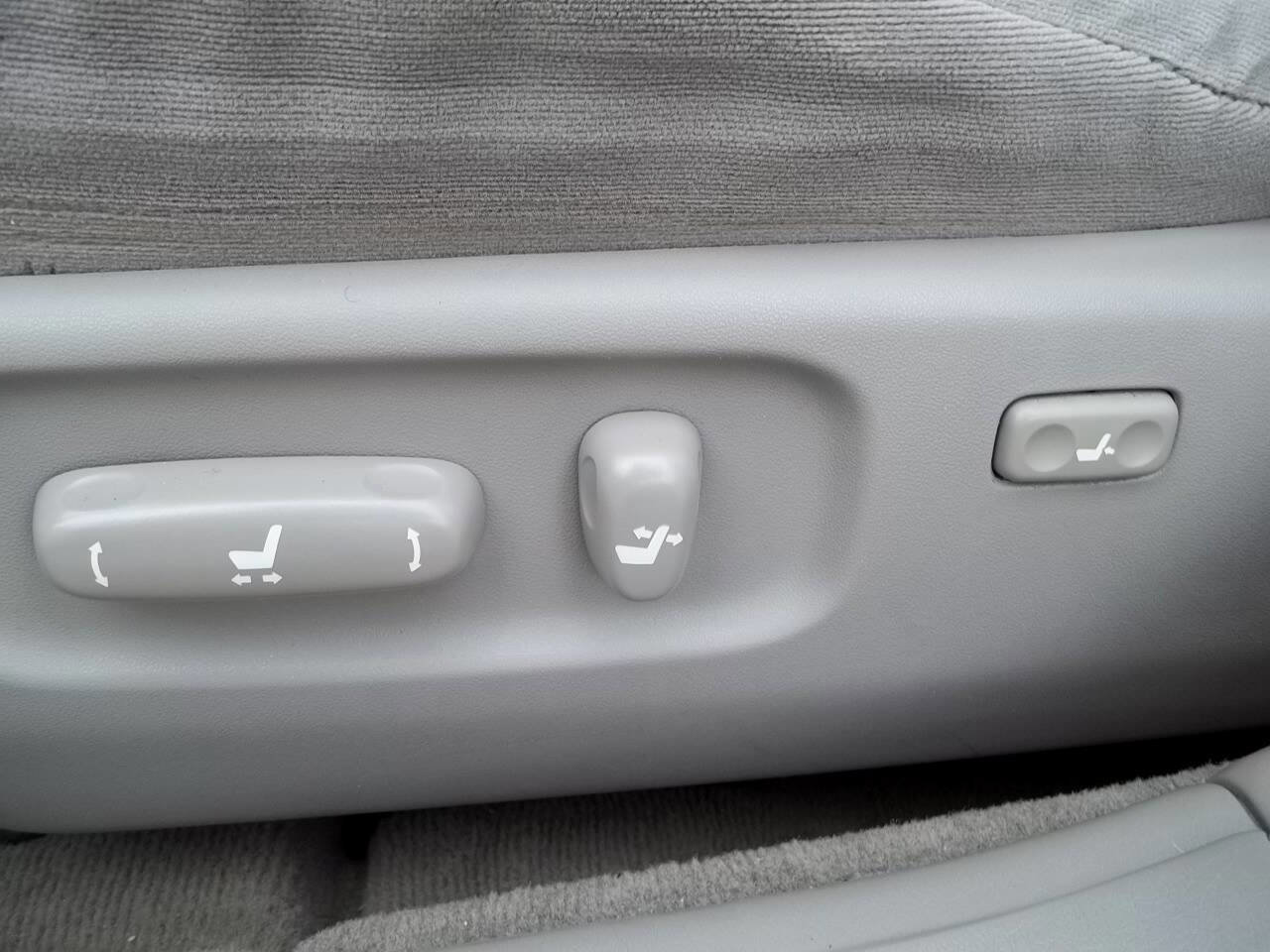 Used 2005 Toyota Camry LE image 12