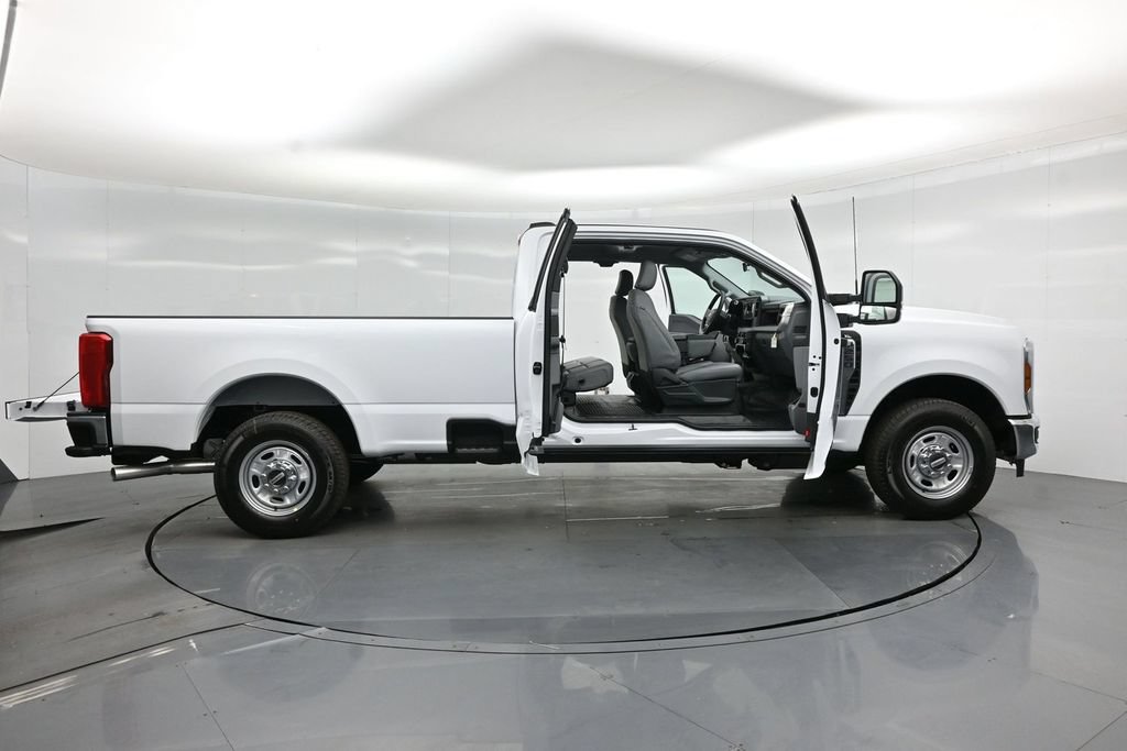 New 2026 Ford F250 XL w/ XL Chrome Package RWD image 4