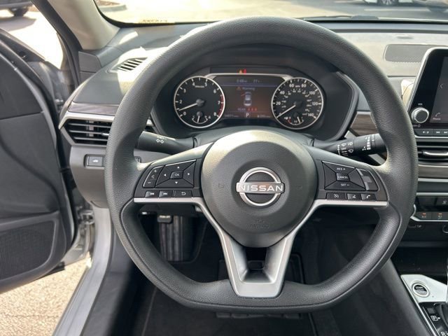 Used 2024 Nissan Altima 2.5 SV image 16