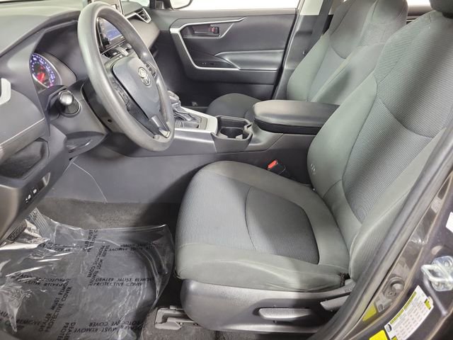 Used 2021 Toyota RAV4 LE FWD image 19