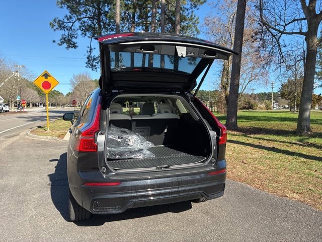 New 2025 Volvo XC60 T8 Plus w/ Protection Package Premier image 18