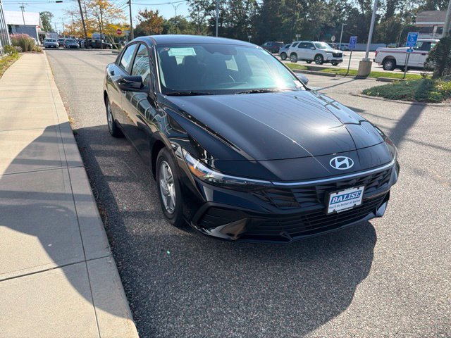 New 2026 Hyundai Elantra SE FWD image 9