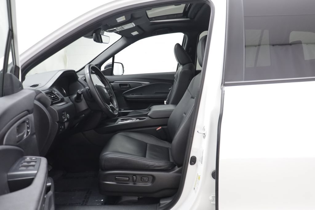 Used 2024 Honda Passport EX-L image 5