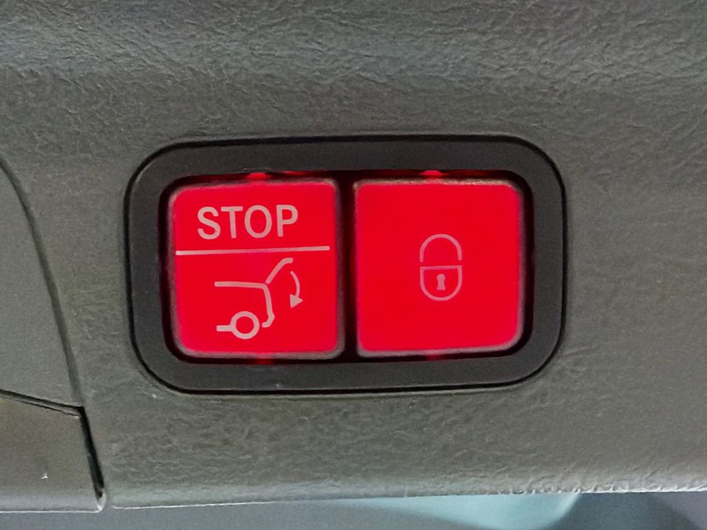 Used 2020 Mercedes-Benz GLE 350 4MATIC w/ 3rd Row Seat Package image 13