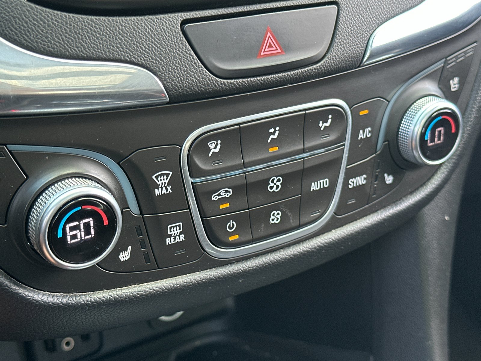 Used 2018 Chevrolet Equinox Premier AWD/4WD image 20