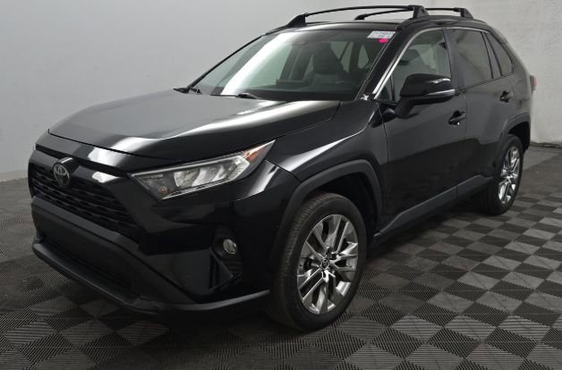 Used 2021 Toyota RAV4 XLE Premium image 1