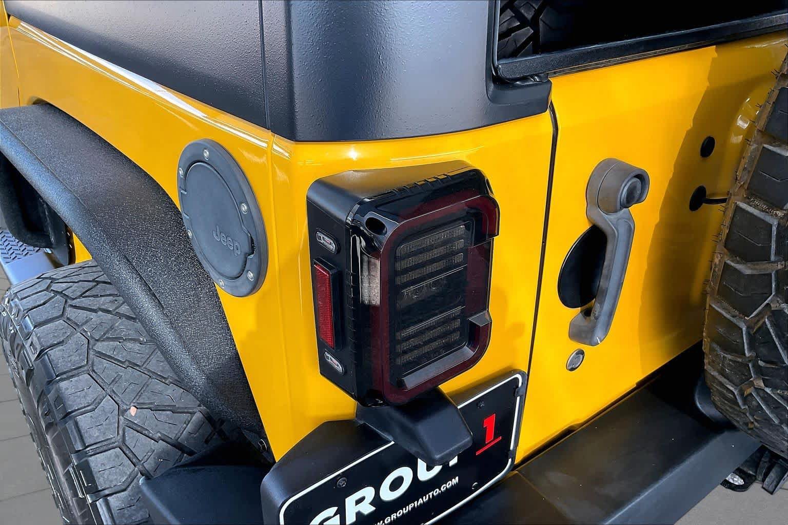 Used 2015 Jeep Wrangler Unlimited Sport w/ Quick Order Package 24S AWD/4WD image 28