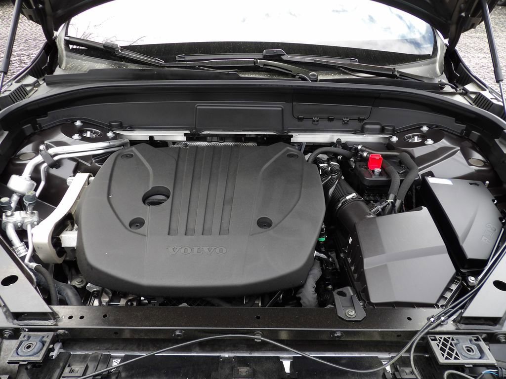 Certified 2024 Volvo XC60 B5 Ultimate w/ Protection Package Premier image 29