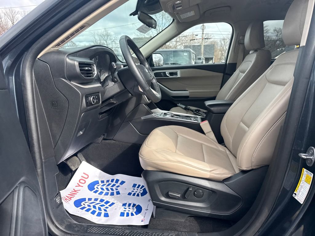 Used 2024 Ford Explorer XLT w/ Equipment Group 202A image 24