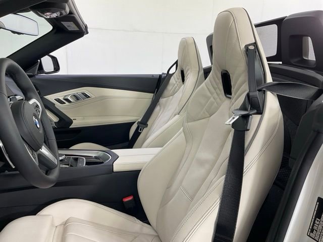 Certified 2026 BMW Z4 M40i w/ Premium Package image 35