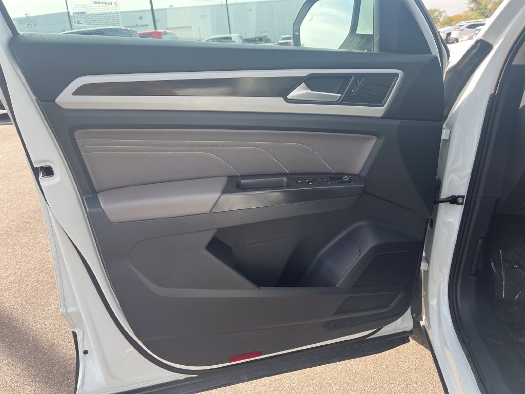Used 2022 Volkswagen Atlas SE AWD/4WD image 11