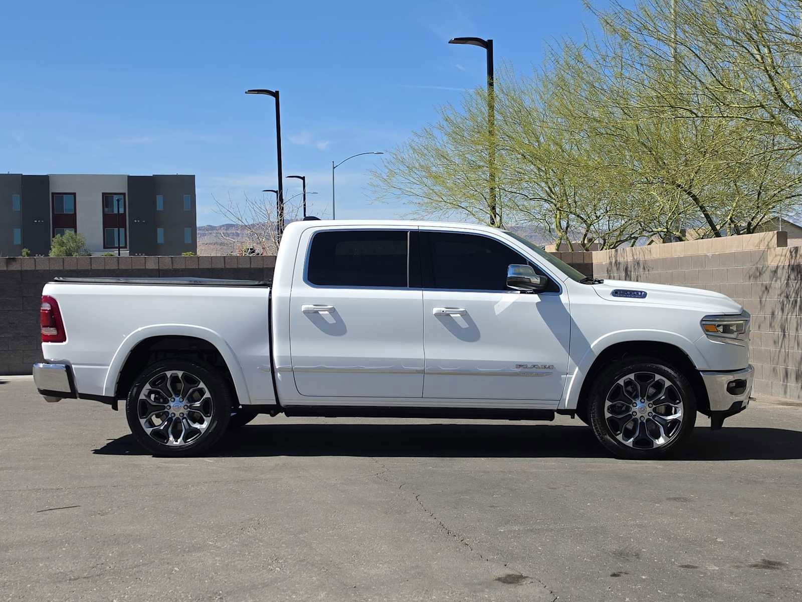 Used 2023 RAM 1500 Limited AWD/4WD image 9