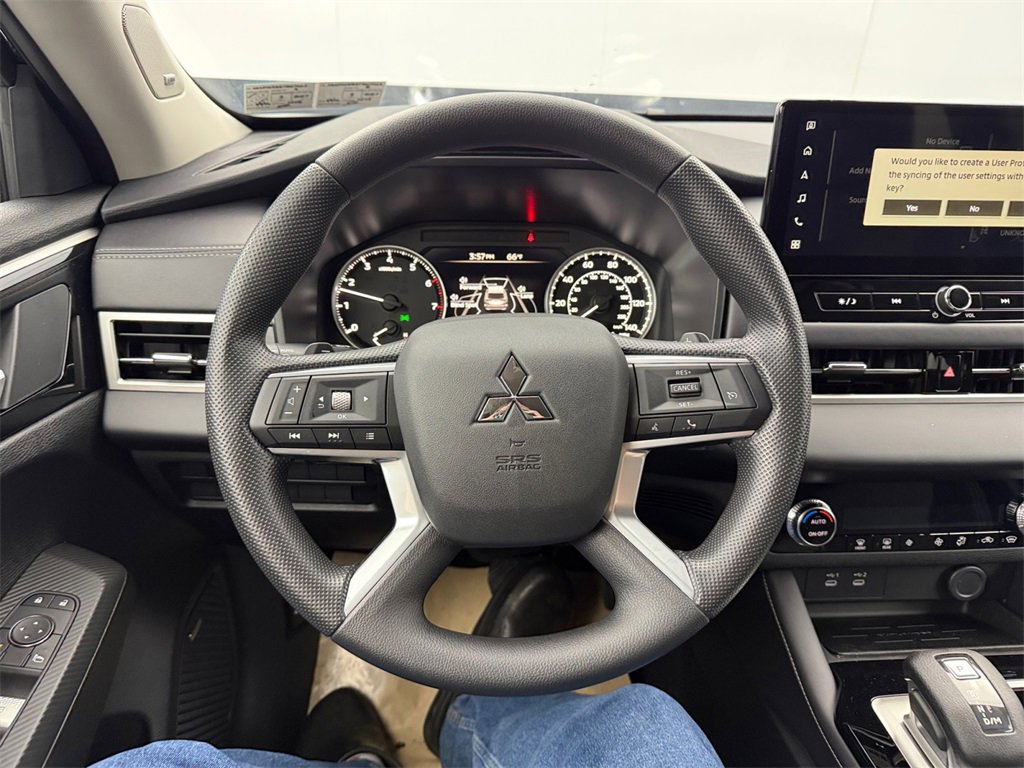 New 2026 Mitsubishi Outlander ES image 15