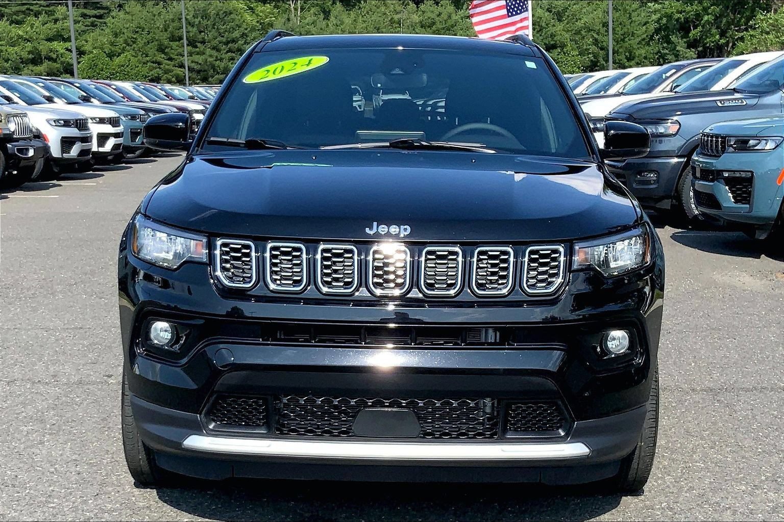 Certified 2024 Jeep Compass Limited w/ Sun and Sound Group AWD/4WD image 3