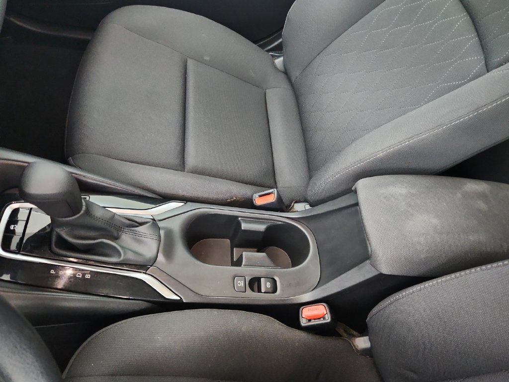 Used 2025 Toyota Corolla LE FWD image 31