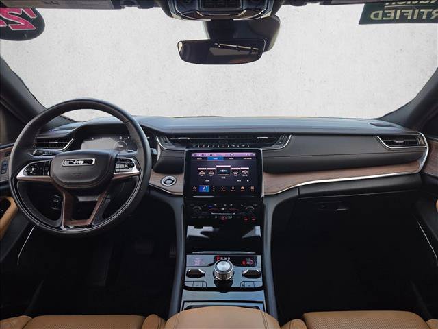 Used 2024 Jeep Grand Cherokee L Summit w/ Luxury Tech Group V AWD/4WD image 19