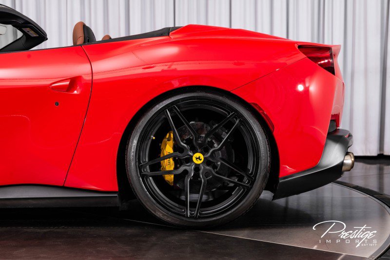 Used 2019 Ferrari Portofino image 16