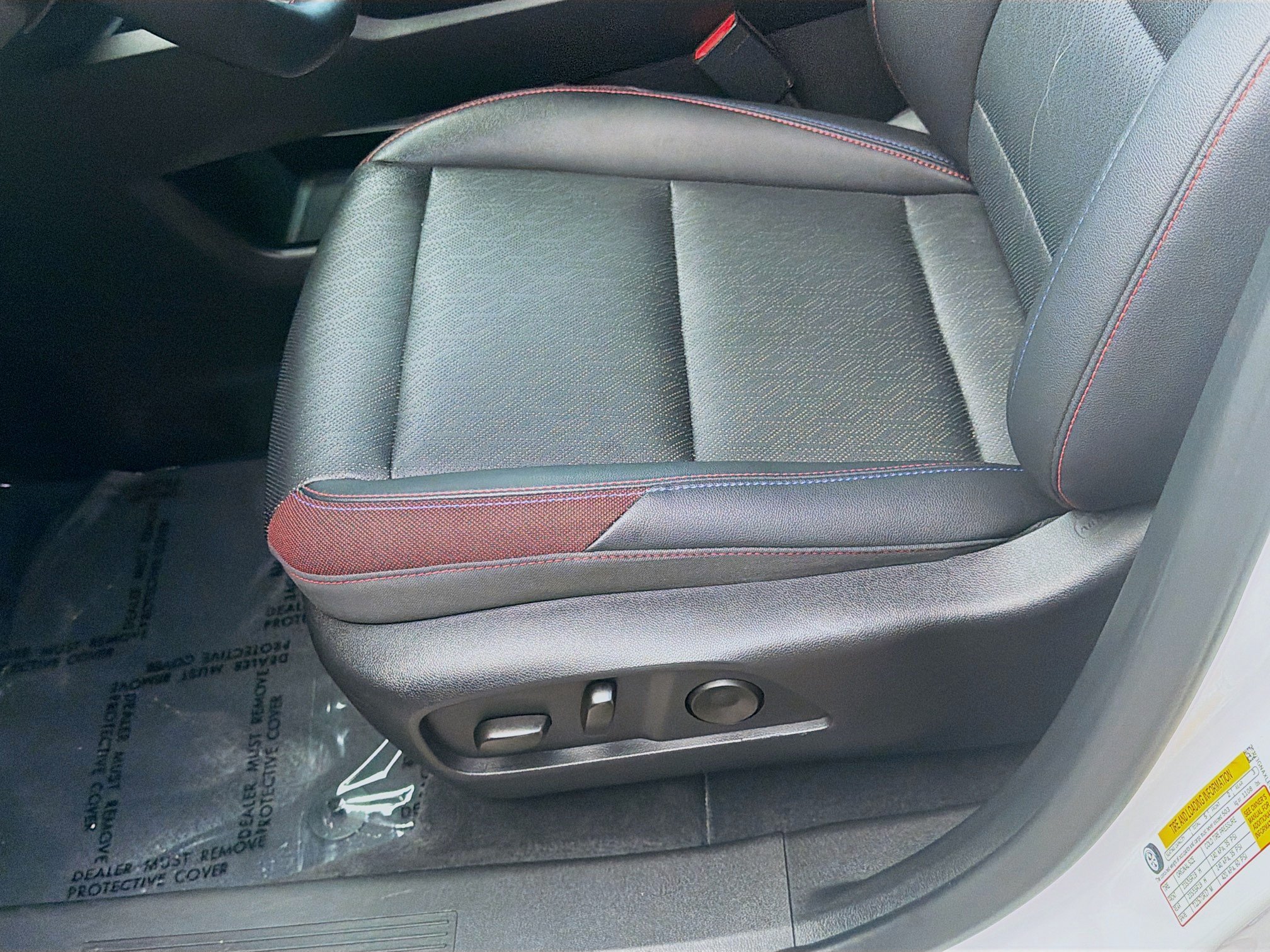 Used 2025 Chevrolet Equinox RS w/ Safety and Technology Package FWD image 18