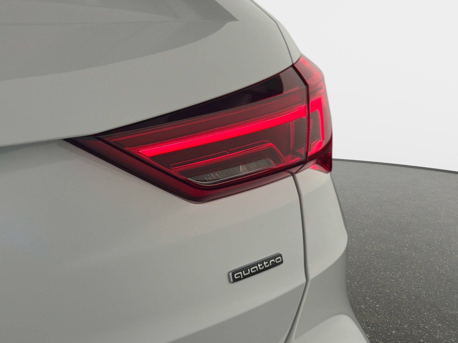 Used 2025 Audi Q3 2.0T Premium AWD/4WD image 17
