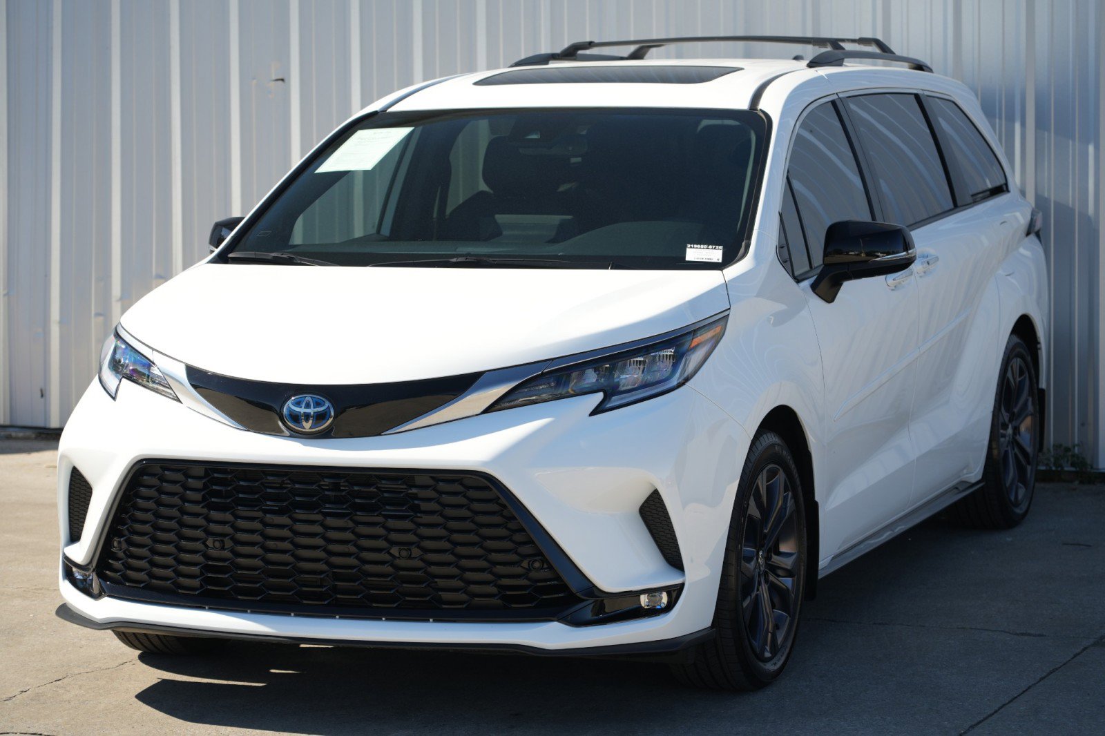 Used 2024 Toyota Sienna XSE w/ XSE Premium Package image 51