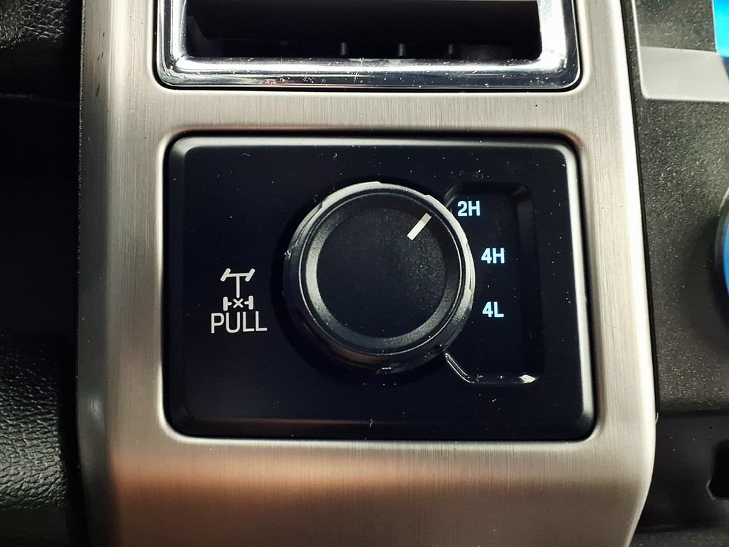 Used 2017 Ford F250 Platinum w/ FX4 Off-Road Package AWD/4WD image 16