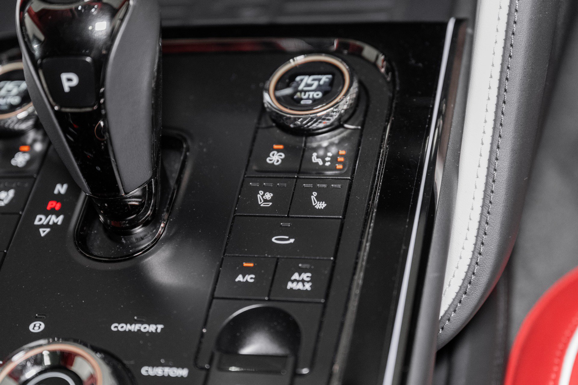 Used 2025 Bentley Flying Spur Plug-In Hybrid AWD/4WD image 55