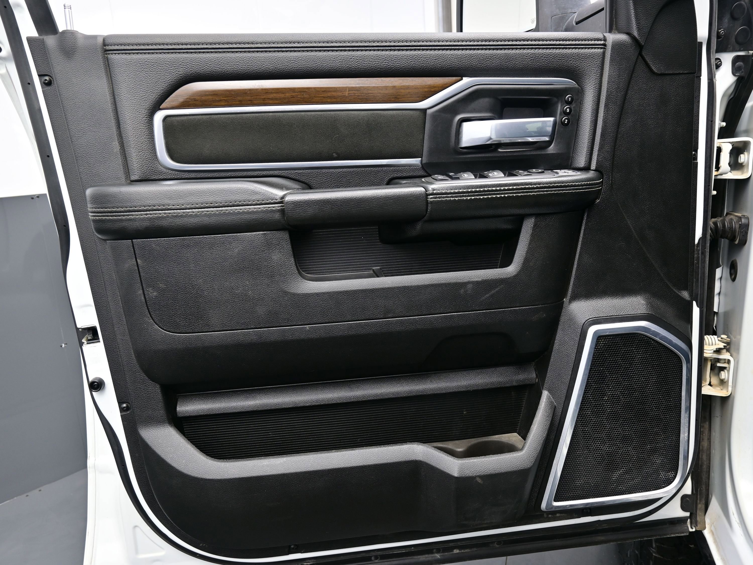 Used 2024 RAM 2500 Laramie image 9