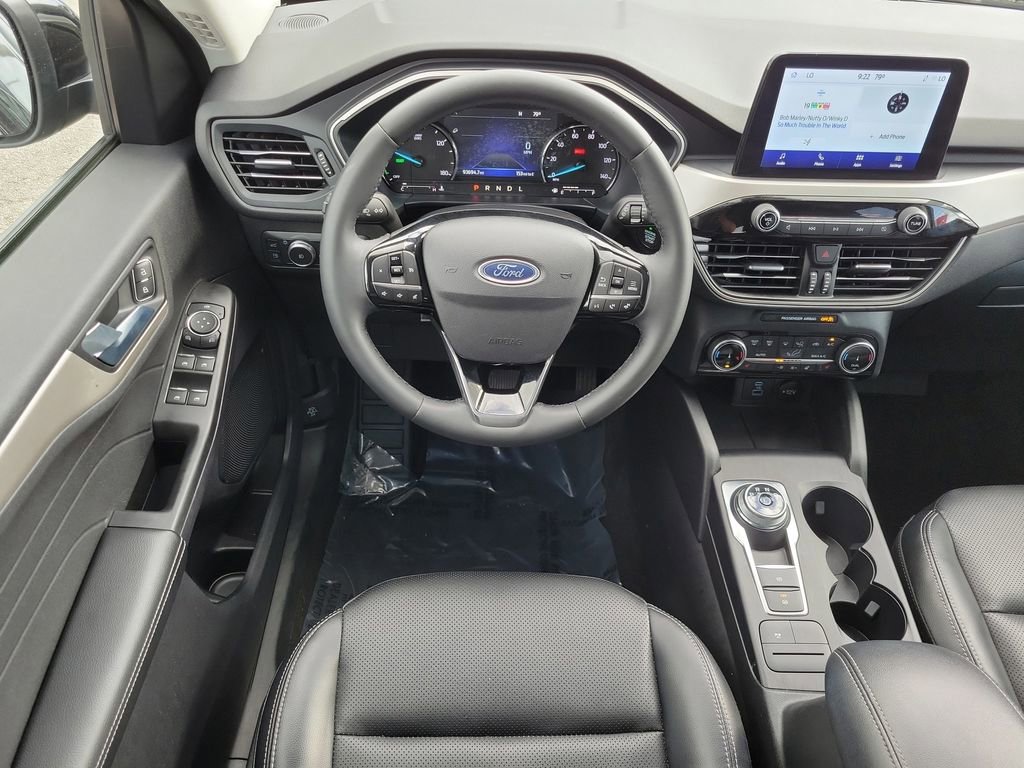 Used 2022 Ford Escape SEL image 18