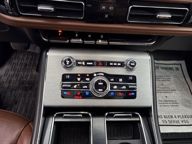 Used 2020 Lincoln Aviator Reserve w/ Equipment Group 201A image 25