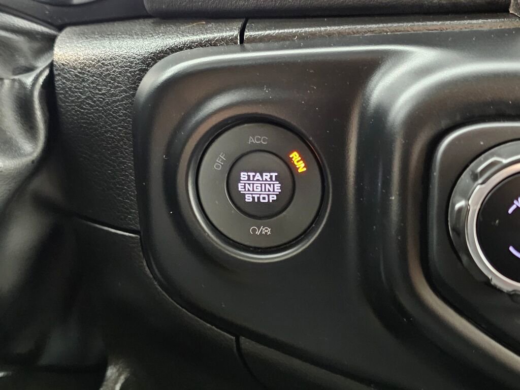 Used 2023 Jeep Wrangler Unlimited Sahara w/ Cold Weather Group AWD/4WD image 29