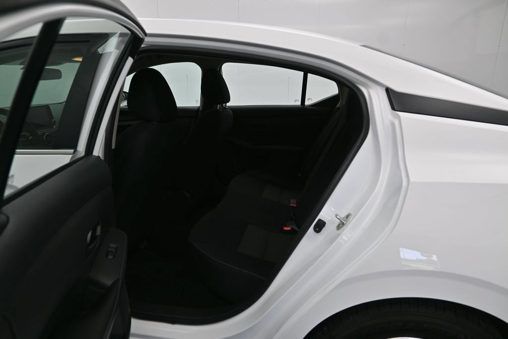 Used 2024 Nissan Sentra SV FWD image 22